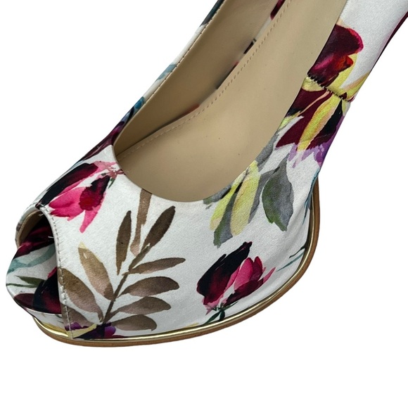 GUESS satin rose floral open toe high heeled shoes size 7.5 NEW - Picture 3 of 10